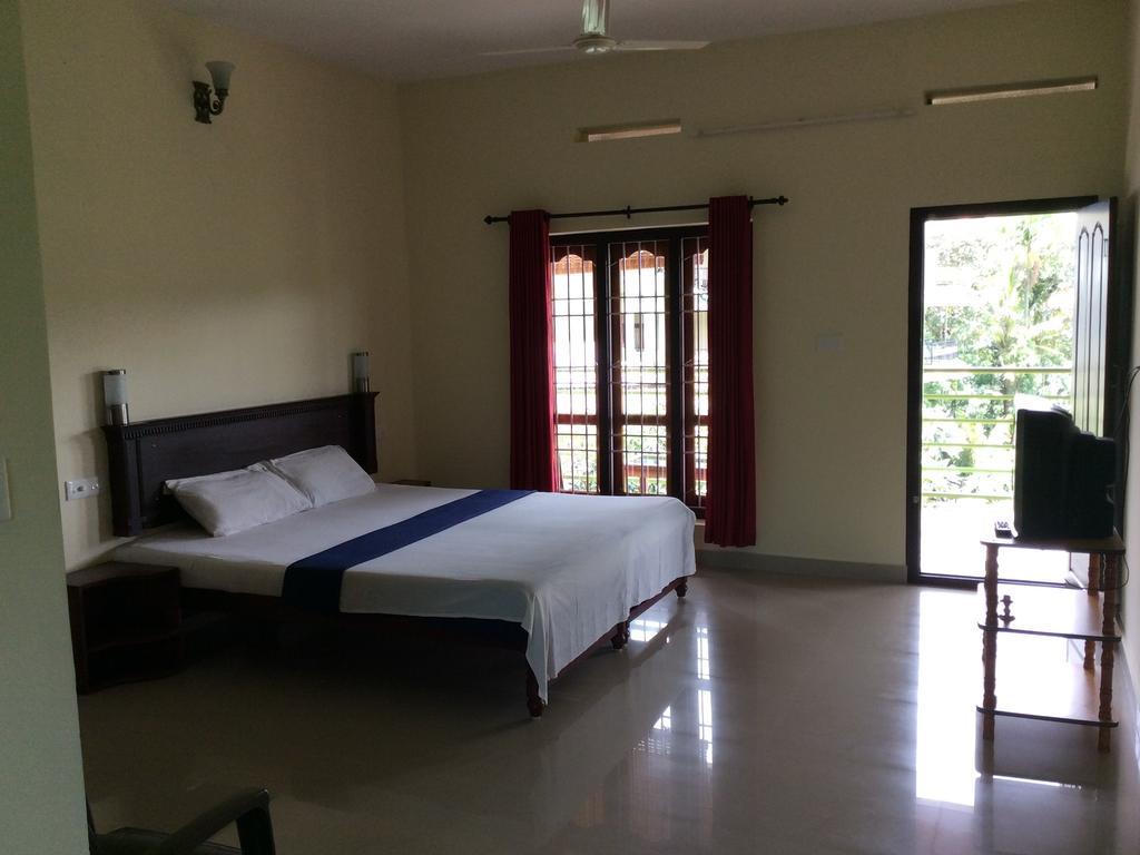 Kerala House Apartment Thekkady Luaran gambar